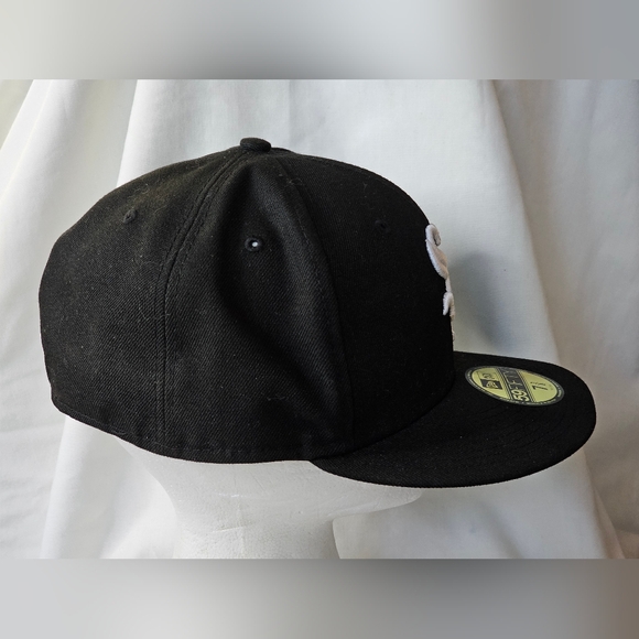 Chicago White Sox New Era 59Fifty Fitted 7 3/8 Hat Baseball On-Field Cap Black - Picture 3 of 11